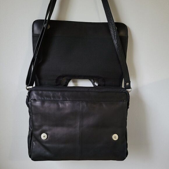 EUC WILSONS THE LEATHER EXPERTS BLACK GENUINE LEATHER LAPTOP MESSENGER BAG - Picture 9 of 16